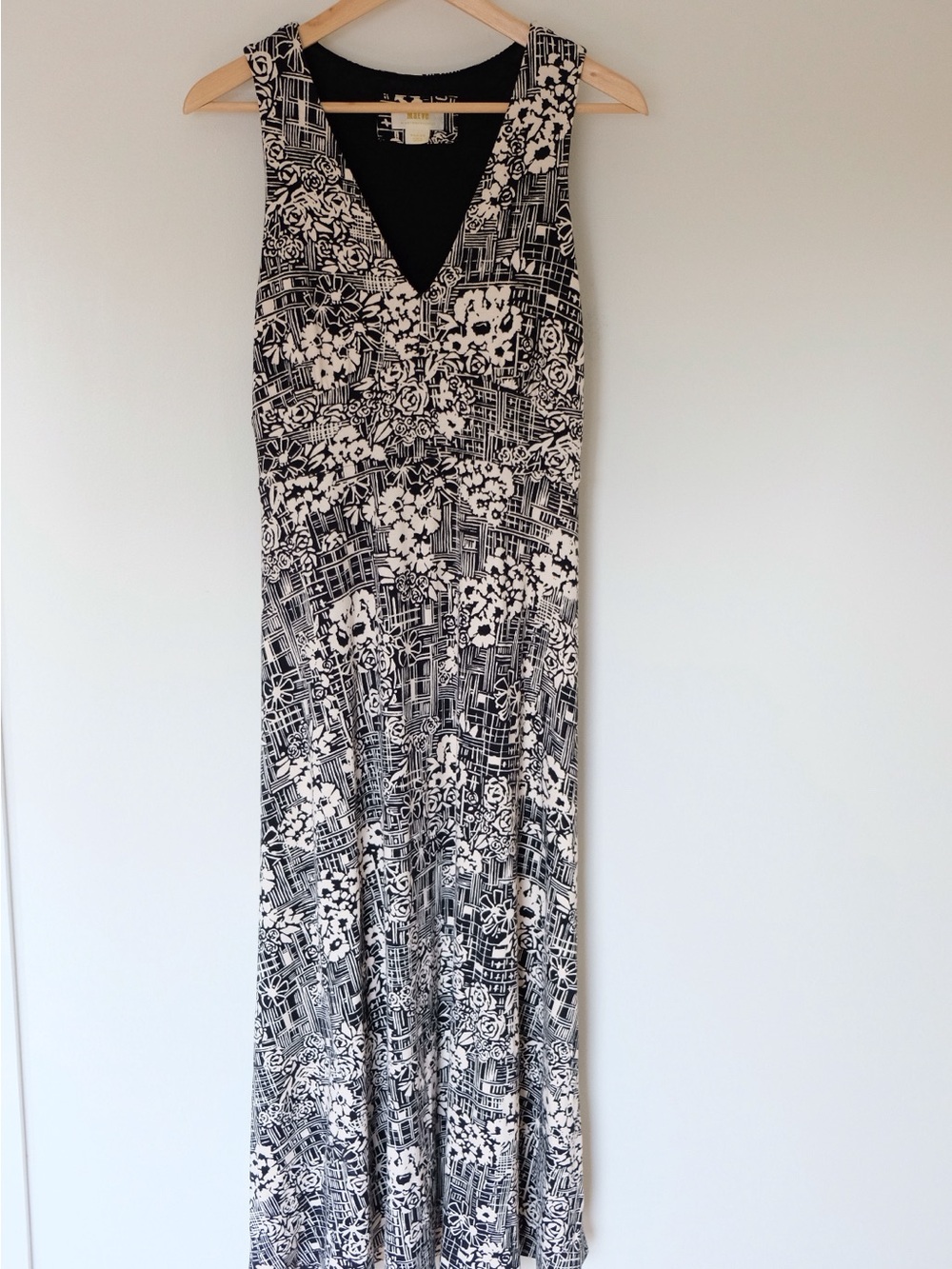 Maeve Anthropologie Black and White Floral Print V-Neck Maxi Boho Dress